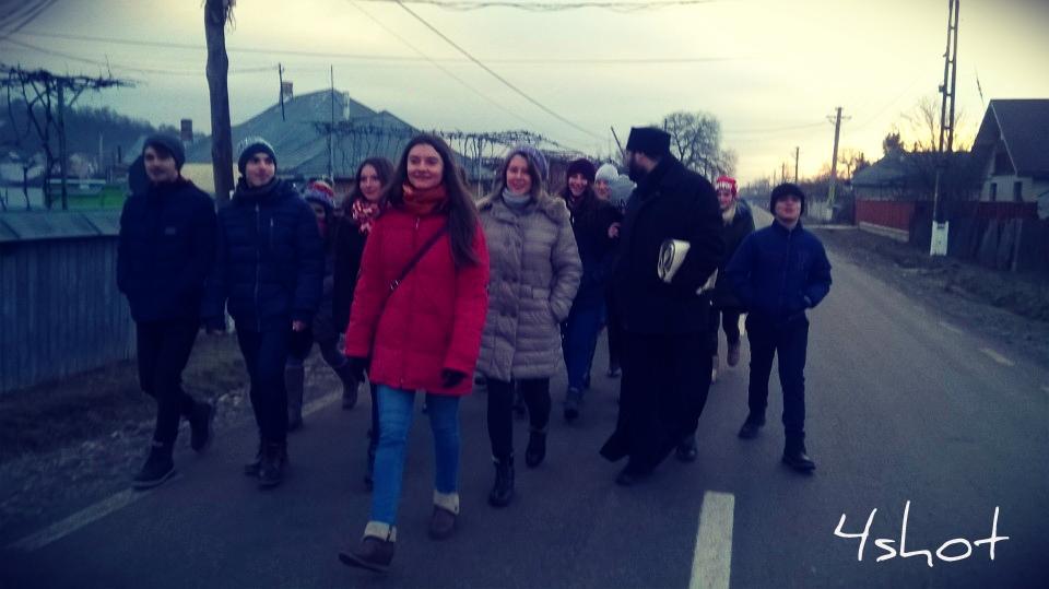 Corul Parohiei la colindat 2016